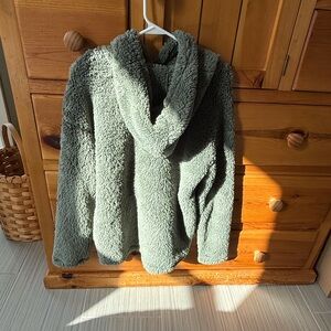 New tag off (never worn) 32 Degrees Plush Hooded Jacket in Thyme Green